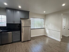 136th 4359 Apartments in Hawthorne, CA - Building Photo - Building Photo