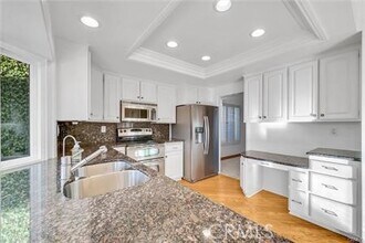 19341 Shady Harbor Cir in Huntington Beach, CA - Building Photo - Building Photo