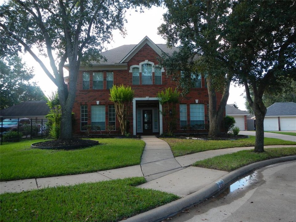 3110 Latrobe Ln in Katy, TX - Foto de edificio