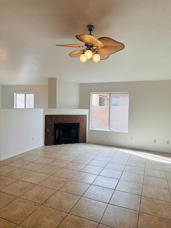 2384 W Silverbell Tree Dr in Tucson, AZ - Building Photo - Building Photo