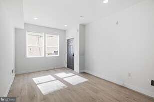 2326 N 16th St in Philadelphia, PA - Building Photo