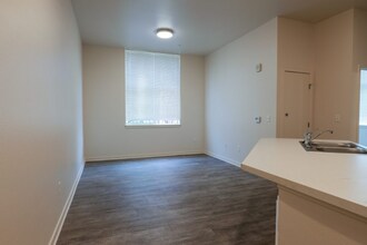 5885 W 14th Ave in Lakewood, CO - Foto de edificio - Building Photo