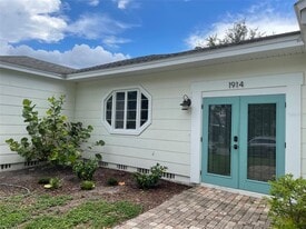 1914 W Aileen St in Tampa, FL - Building Photo