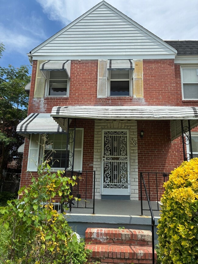 property at 549 Lucia Ave