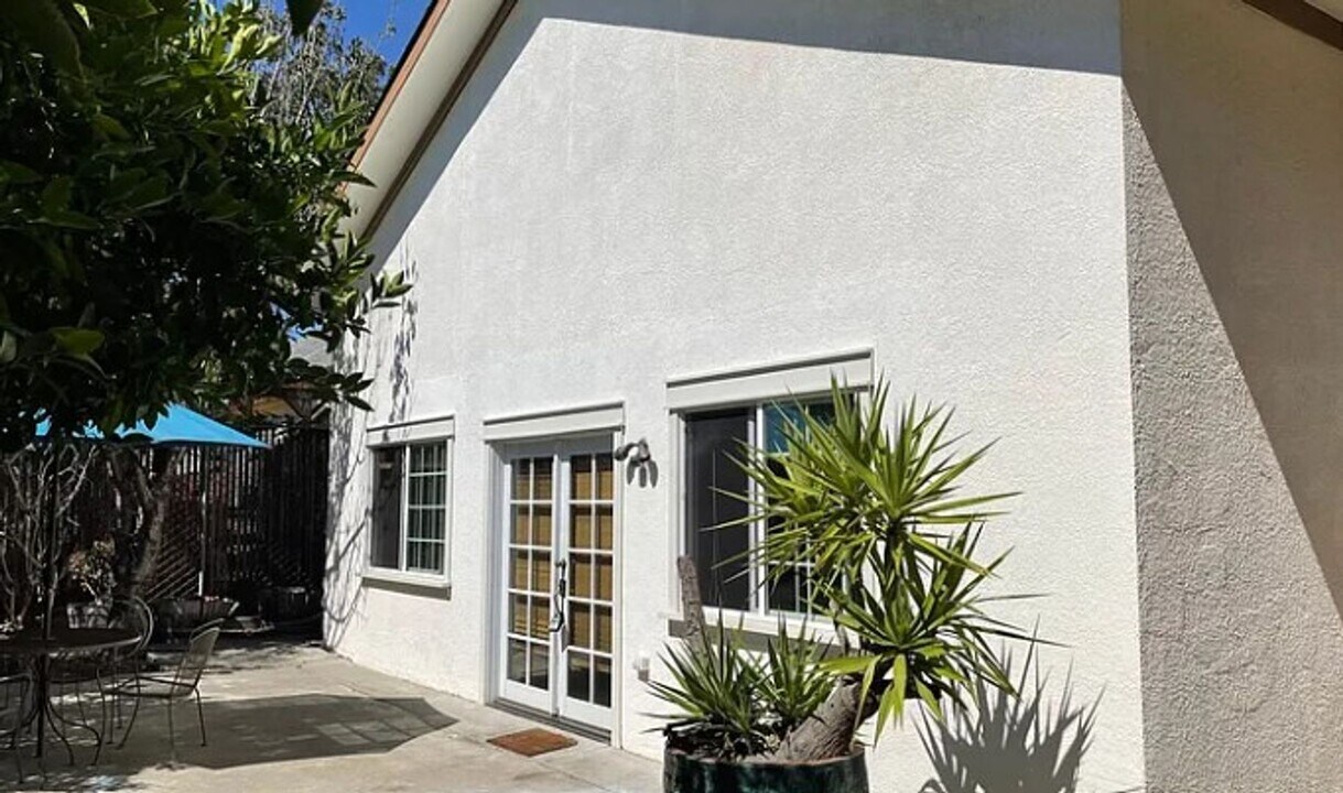 1266 61st St in Emeryville, CA - Building Photo