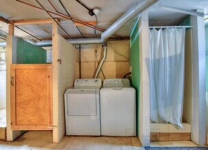 2348 Superior St, Unit One in Madison, WI - Building Photo - Building Photo