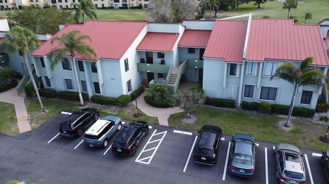 5403 SE Miles Grant Rd, Unit 108 in Stuart, FL - Foto de edificio - Building Photo