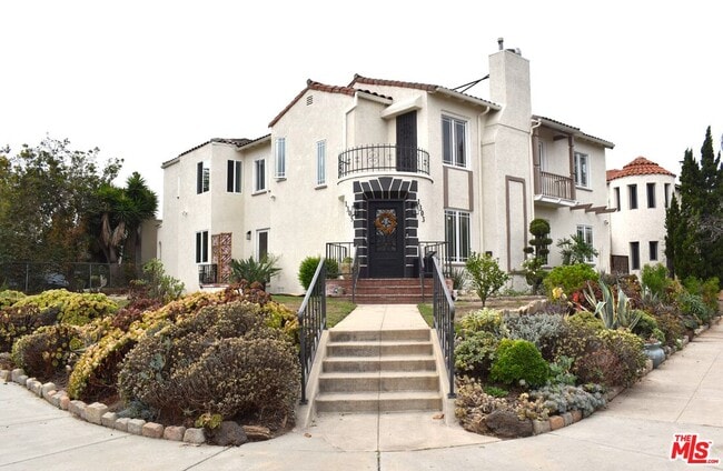 property at 1303 S Tremaine Ave