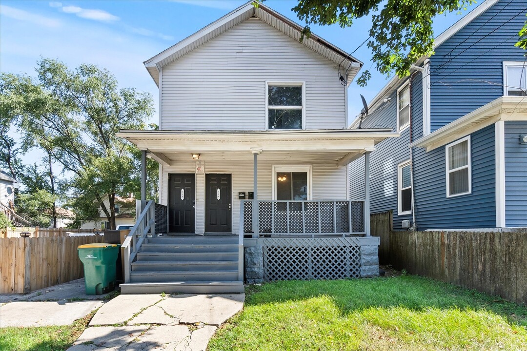 316 N Hickory St in Joliet, IL - Building Photo