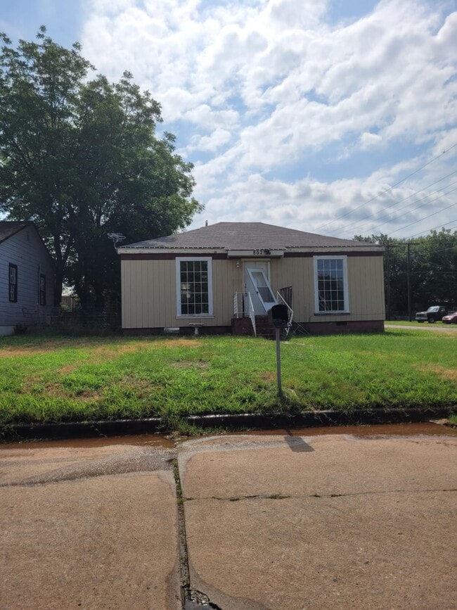 property at 802 N C St