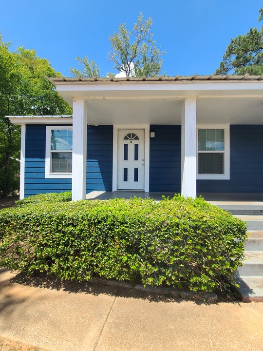 216 Bowie St in Nacogdoches, TX - Building Photo