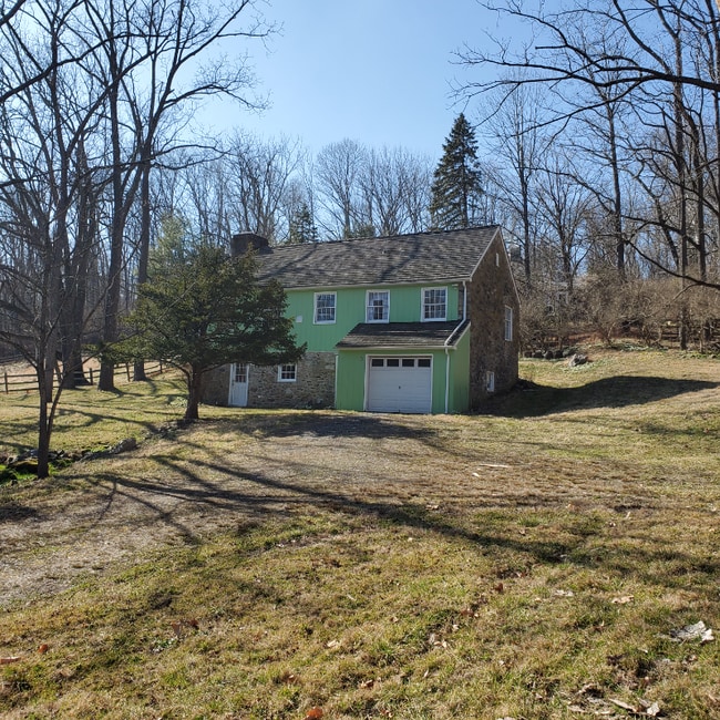 property at 1098 Creek Rd