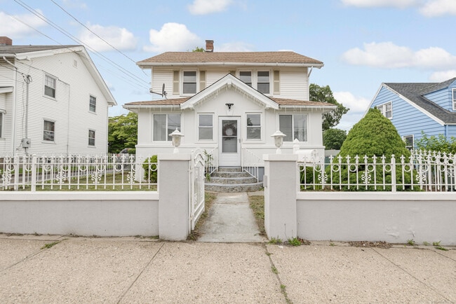 180 Summit St in Bridgeport, CT - Building Photo - Building Photo