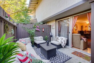 5474 Roundtree Pl in Concord, CA - Building Photo - Building Photo