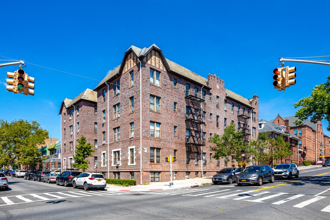 579 61st St in Brooklyn, NY - Building Photo