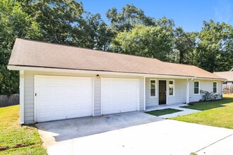 4741 Cedar Lake Dr SE in Conyers, GA - Building Photo - Building Photo