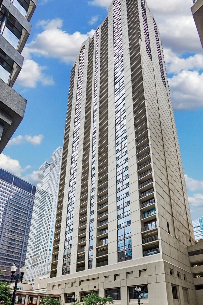 200 N Dearborn St Rentals in Chicago, IL