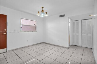 325 NW 72nd Ave in Miami, FL - Building Photo - Building Photo