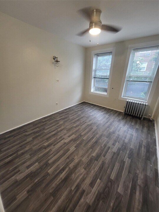 30-35-3049 49th St in Queens, NY - Building Photo