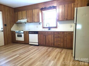 2022 Oakdale Rd in Charlotte, NC - Building Photo - Building Photo