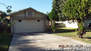 7511 Longing Trail in San Antonio, TX - Building Photo