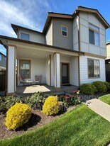 32773 Maple Ave SE in Black Diamond, WA - Building Photo