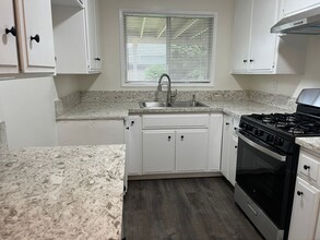 418 S Sunset Ave in Azusa, CA - Building Photo - Building Photo