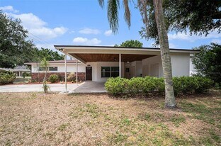 3002 W Marlin Ave in Tampa, FL - Building Photo