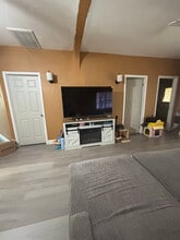 806 Kerr Ave in Modesto, CA - Building Photo - Building Photo