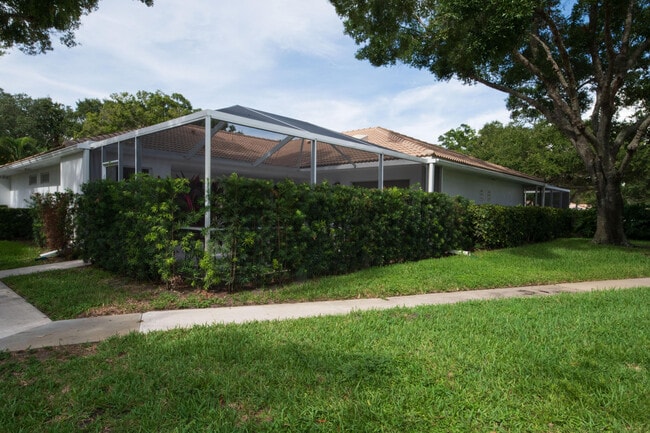 3604 Pin Oak Ct in Palm Beach Gardens, FL - Foto de edificio - Building Photo