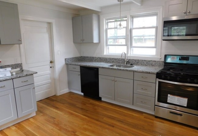 168 River St, Unit 1