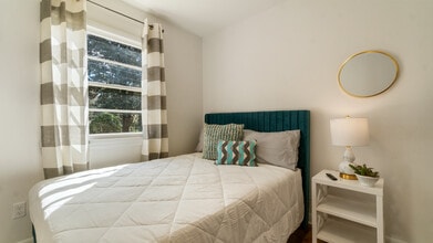 Room in House on Santa Barbara Dr NW in Atlanta, GA - Building Photo - Building Photo