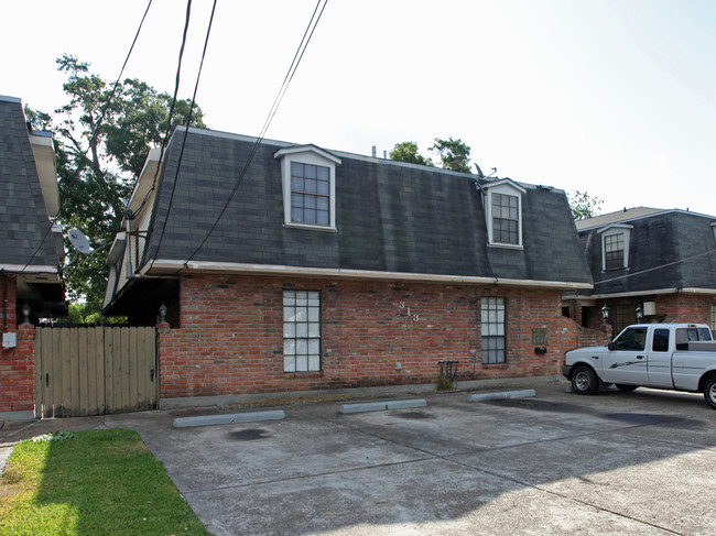 309-313 Clearview Pky in Metairie, LA - Building Photo - Building Photo