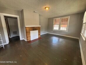 7111 N Pearl St in Jacksonville, FL - Building Photo - Building Photo