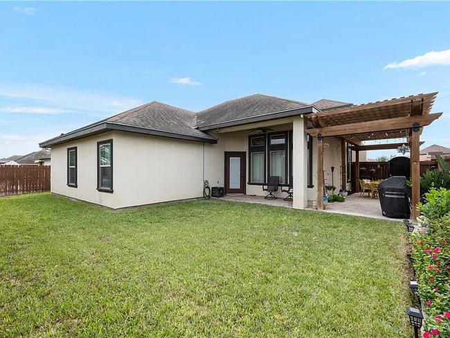 2100 Rice Ave in McAllen, TX - Building Photo - Building Photo