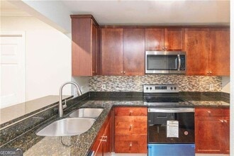 2657 Lenox Rd NE in Atlanta, GA - Building Photo - Building Photo