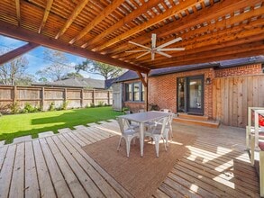 2240 Wroxton Rd in Houston, TX - Building Photo - Building Photo