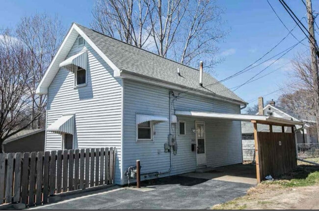 property at 2425 Pinard St