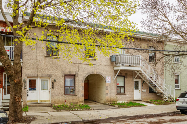 2443 De Châteauguay St in Montréal, QC - Building Photo - Primary Photo