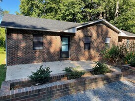 1920-1922 Dennis St in Asheboro, NC - Building Photo