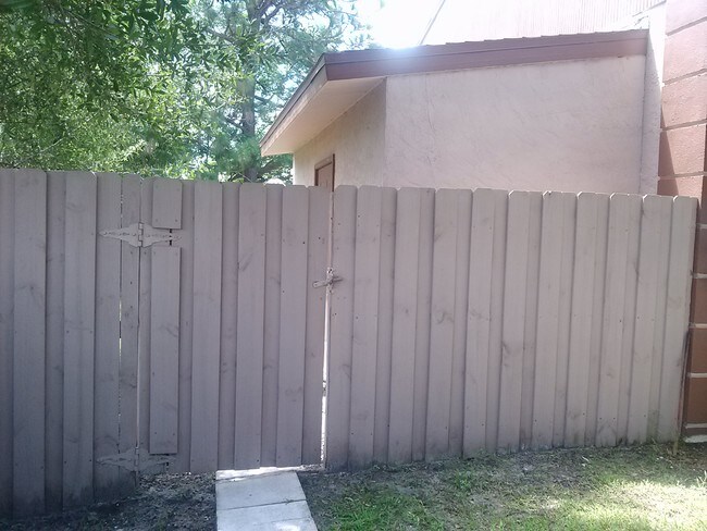 298-300 Lowell Ave in North Fort Myers, FL - Foto de edificio - Building Photo