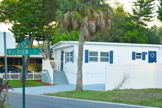 608 River Village Dr in Tarpon Springs, FL - Building Photo - Building Photo