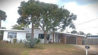 1259 Waverly Dr in Daytona Beach, FL - Building Photo