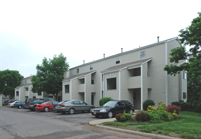 Hawks Pointe II in Lawrence, KS - Foto de edificio - Building Photo