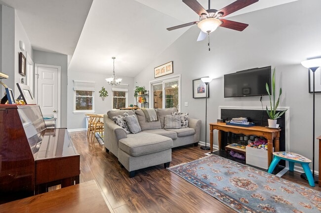 208 Fan Branch Ln in Chapel Hill, NC - Building Photo - Building Photo