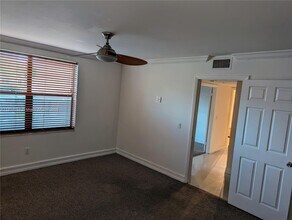 4561 W McNab Rd in Pompano Beach, FL - Foto de edificio - Building Photo