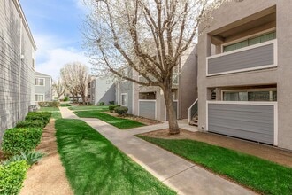 Cordova Park in Lancaster, CA - Foto de edificio - Building Photo