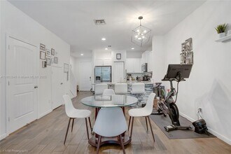 355 SE 1st Dr in Deerfield Beach, FL - Building Photo - Building Photo