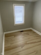 4305 Rockville Rd in Indianapolis, IN - Foto de edificio - Building Photo