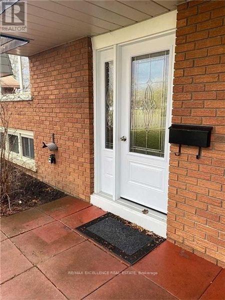 7 Dunnett Blvd in Belleville, ON - Building Photo - Building Photo